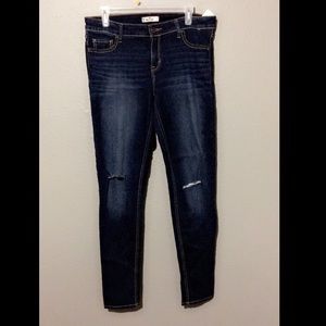 Hollister distressed jean legging size 13R W31 L31